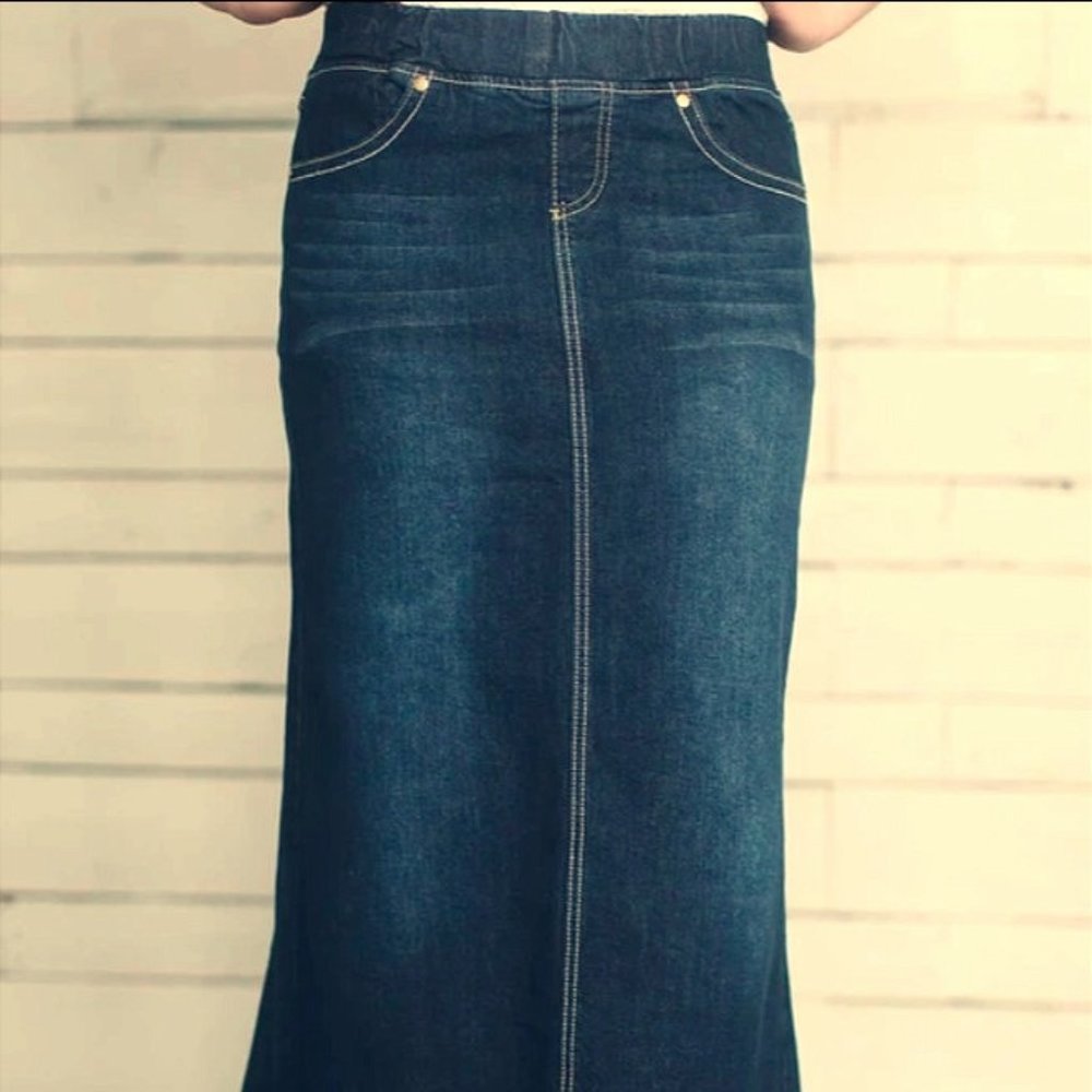 The Skirt Outlet Denim Maxi Skirt Size 24